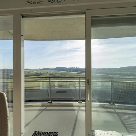 Lovely Beachside With Balcony Callantsoog