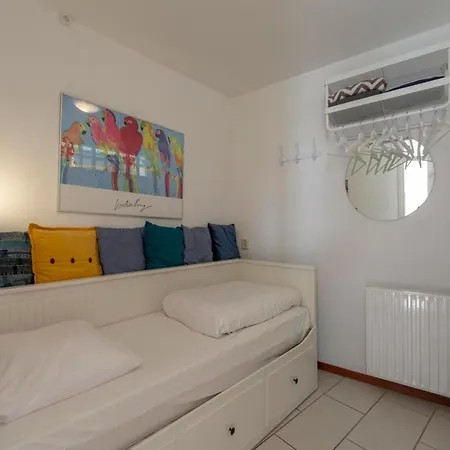 Lovely Beachside With Balcony Appartement