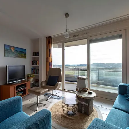 Lovely Beachside With Balcony
