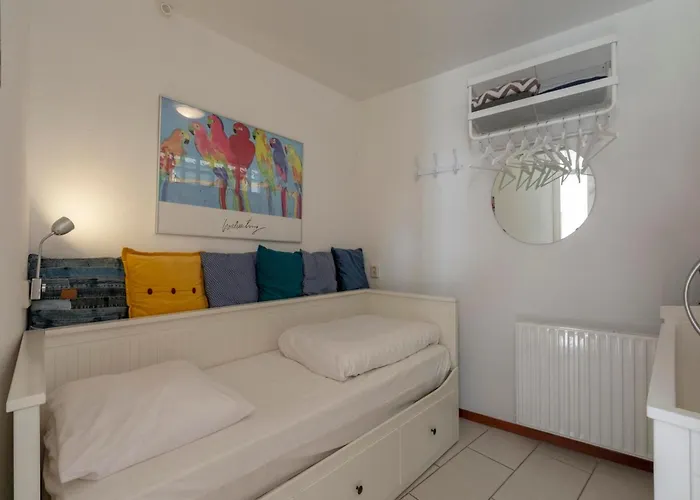 In By Entrance Apartment