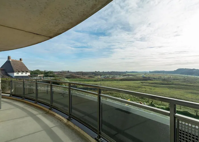 Apartment In By Entrance